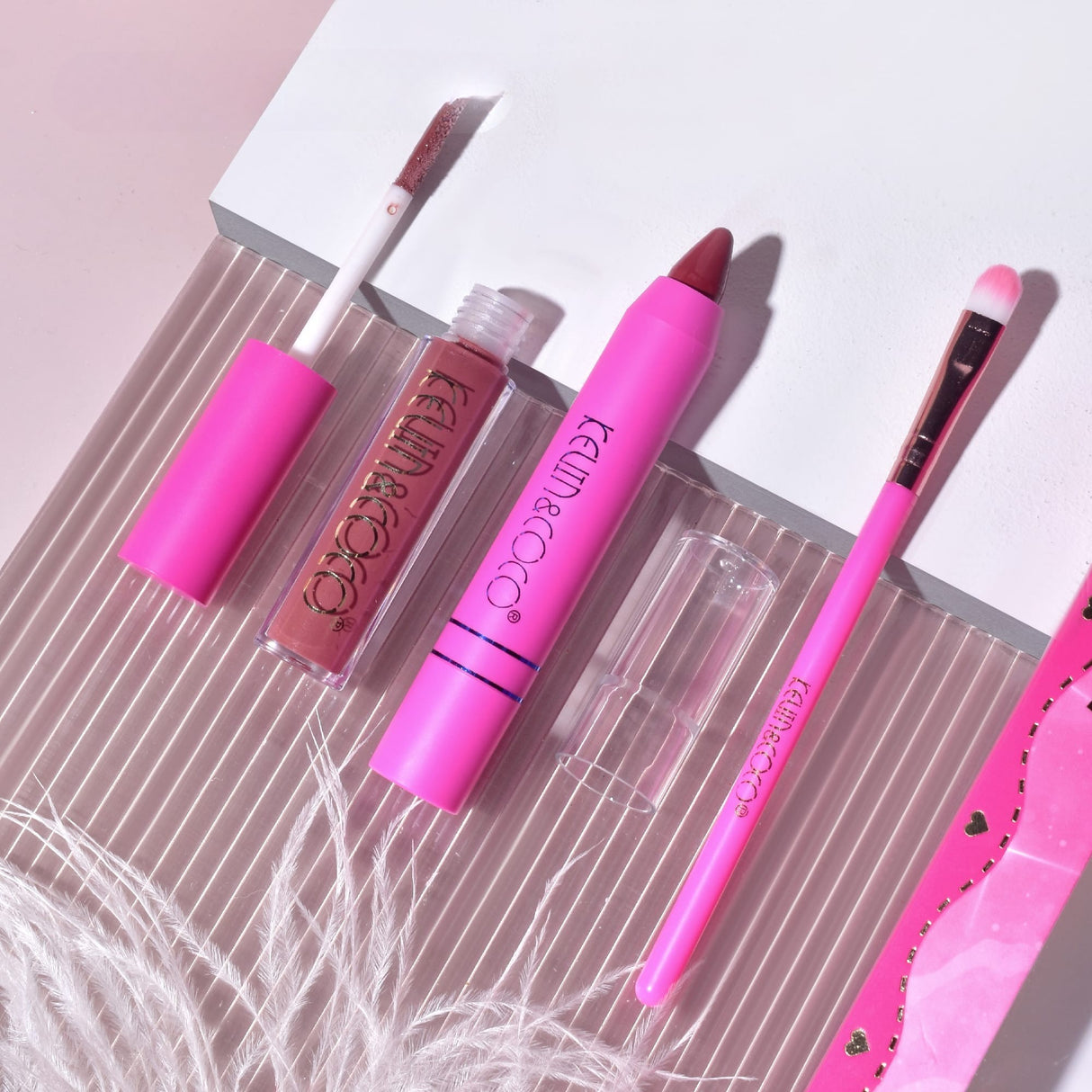 Set 4 Produse de Machiaj, KEVIN &amp; COCO, Pink Loving-heart Leopard Girl, 18 culori, 20.5 x 18.2 x 2.2 cm - vivimall.ro