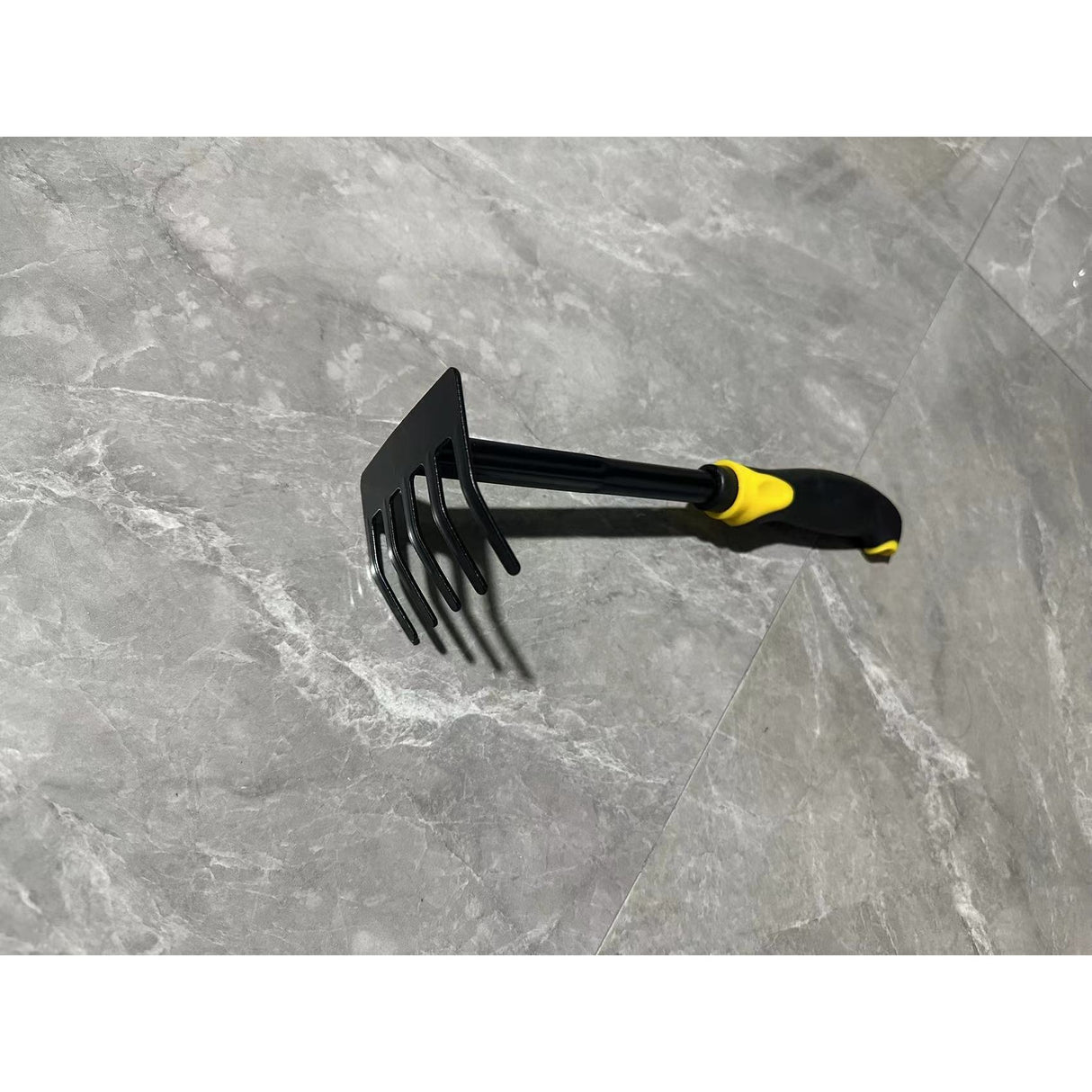 Set 4 Unelte De Gradina Pentru Plantare, Prelucrare Sol Si Ingrijire Plante, Material Pvc Carbon, Grebla, Sapaliga Cu Cap Dublu, Lopata Mica, Lopata Lata, 43 X 11 Cm, Negru/Galben - vivimall.ro