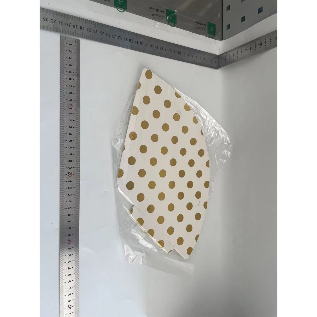 Set 6 Coifuri Metalizate, Pentru Petrecere, Tematica Aniversare, Model Buline, 20 Cm,