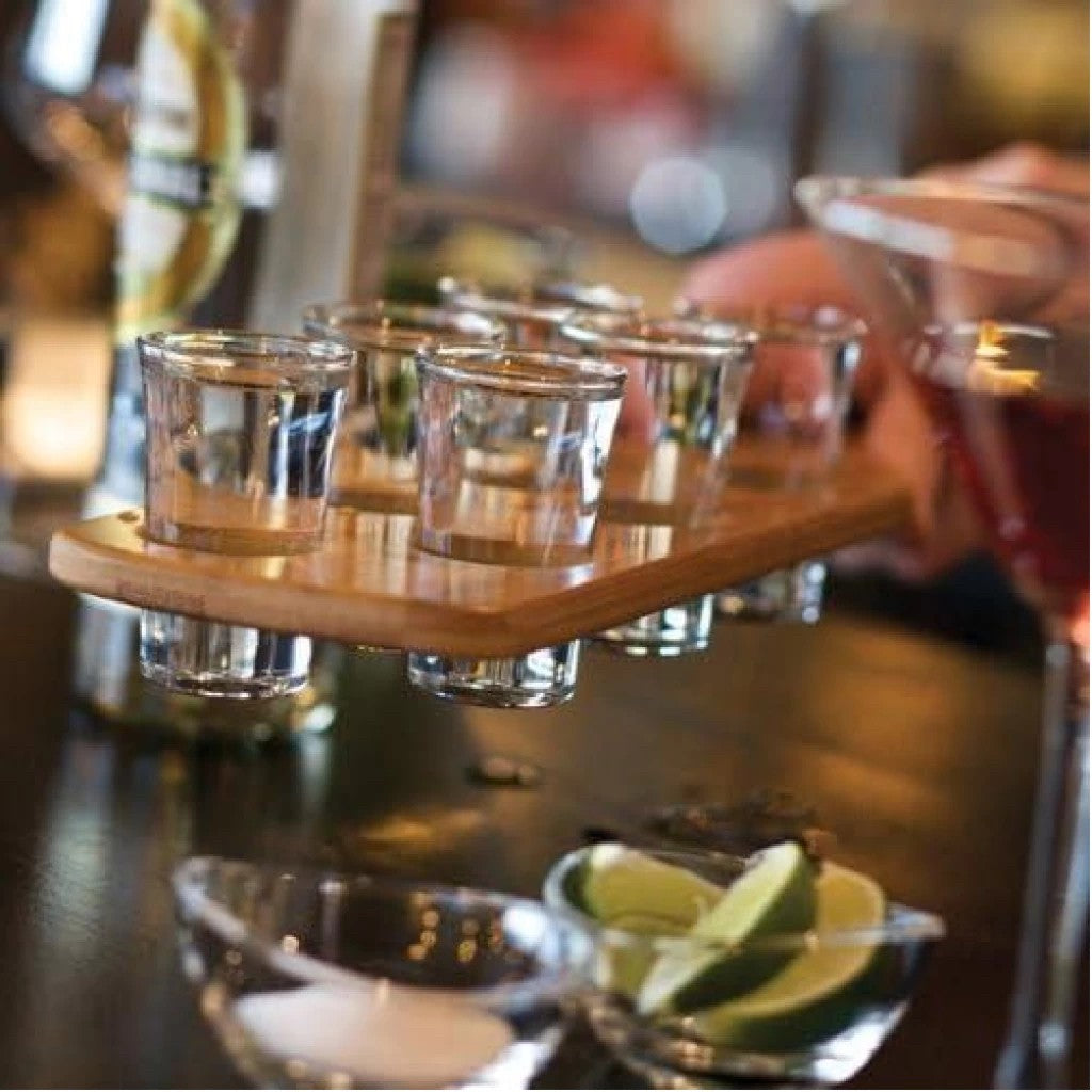 Pahare Shot din Sticla, Vivimall, Set 6 pahare pentru Shot cu Suport din Lemn, Design Rustic, 41 x 8.5 x 6 cm, Model 2, Maro - vivimall.ro