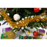 Set brad artificial de Craciun si elemente decorative, decorat cu conuri pin rosii, inaltime 210 cm, diametru 137 cm, 1172 ramuri, Flippy, verde, suport metalic inclus - vivimall.ro