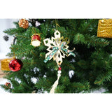 Set brad artificial de Craciun si elemente decorative, nins, decorat cu conuri pin, pentru interior/exterior, inaltime 210 cm, diametru 131 cm, 630 ramuri, Flippy, alb/verde, suport metalic inclus - vivimall.ro