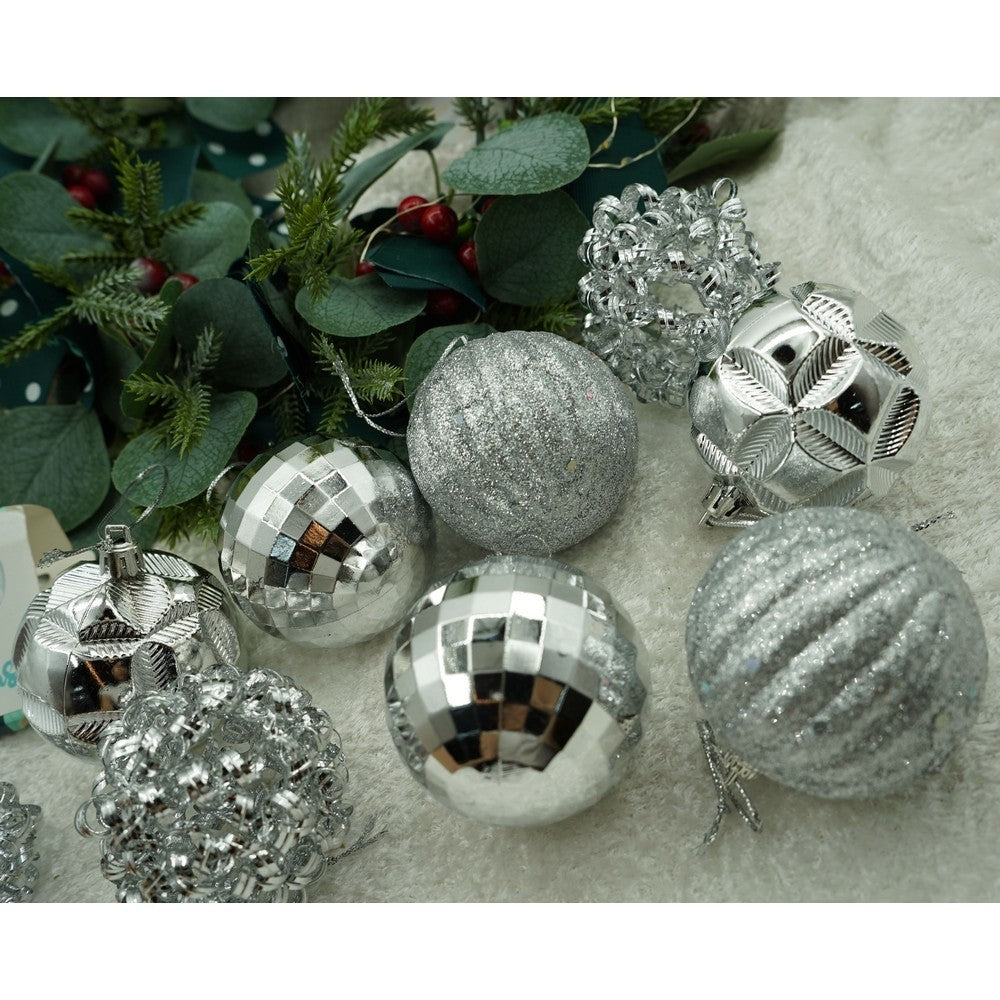 Set De 12 Ornamente De Brad, De Tip Glob, Din Plastic, Cu Finisaj Sclipitor, Cutie 6 Cm Adancime X 30 Cm Inaltime X 18 Cm Lungime)
