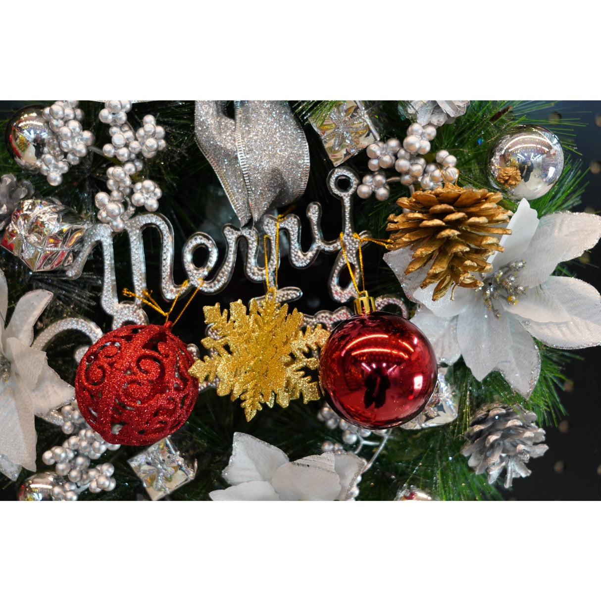 Set de 12 ornamente de brad, Flippy, de tip Glob, Rosu/ Auriu, din plastic, cu finisaj sclipitor , cutie  6  cm adancime x 23  cm lungime x 18  cm inaltime - vivimall.ro