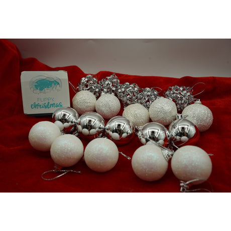Set de 20 ornamente de brad, Flippy, de tip Glob, Alb/ Argintiu, din polistiren, cu finisaj sclipitor , cutie  4  cm adancime x 20  cm lungime x 16  cm inaltime - vivimall.ro