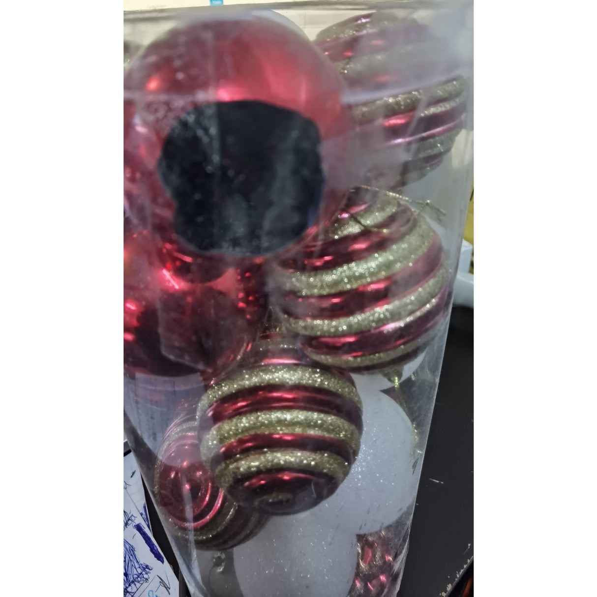 Set De 24 Ornamente De Brad, De Tip Glob, / Rosu, Cu Ã¸ De 7 Cm, Din Plastic, Cu Finisaj Sclipitor , Cutie 16 Cm Lungime X 36 Cm Inaltime X 16 Cm Adancime, Resigilat - vivimall.ro