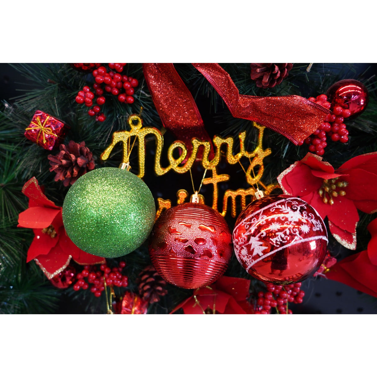 Set de 24 ornamente de brad, Flippy, de tip Glob, Multicolor, cu ø de 8 cm, din plastic, cu finisaj sclipitor , cutie  19  cm lungime x 42  cm inaltime x 19  cm adancime - vivimall.ro