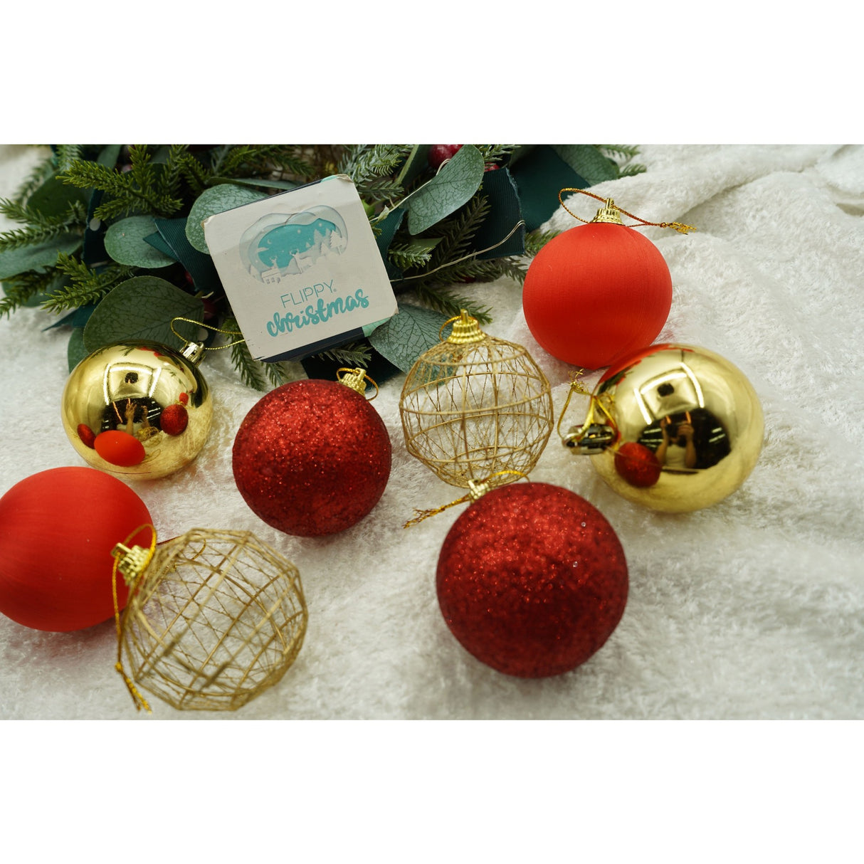 Set De 28 Ornamente De Brad, De Tip Glob, Rosu/, Din Polistiren, Cu Finisaj Sclipitor, Cutie 18 Cm Adancime X 22 Cm Inaltime X 18 Cm Lungime)