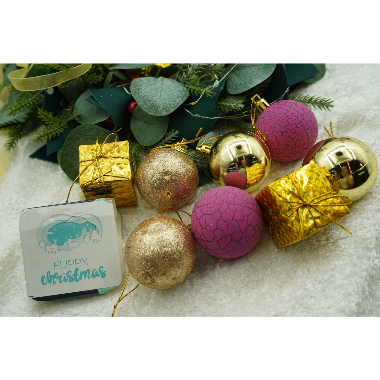 Set De 35 Ornamente De Brad, De Tip Glob, / Mov, Din Polistiren, Cu Finisaj Sclipitor, Cutie 14 Cm Adancime X 23 Cm Inaltime X 14 Cm Lungime)