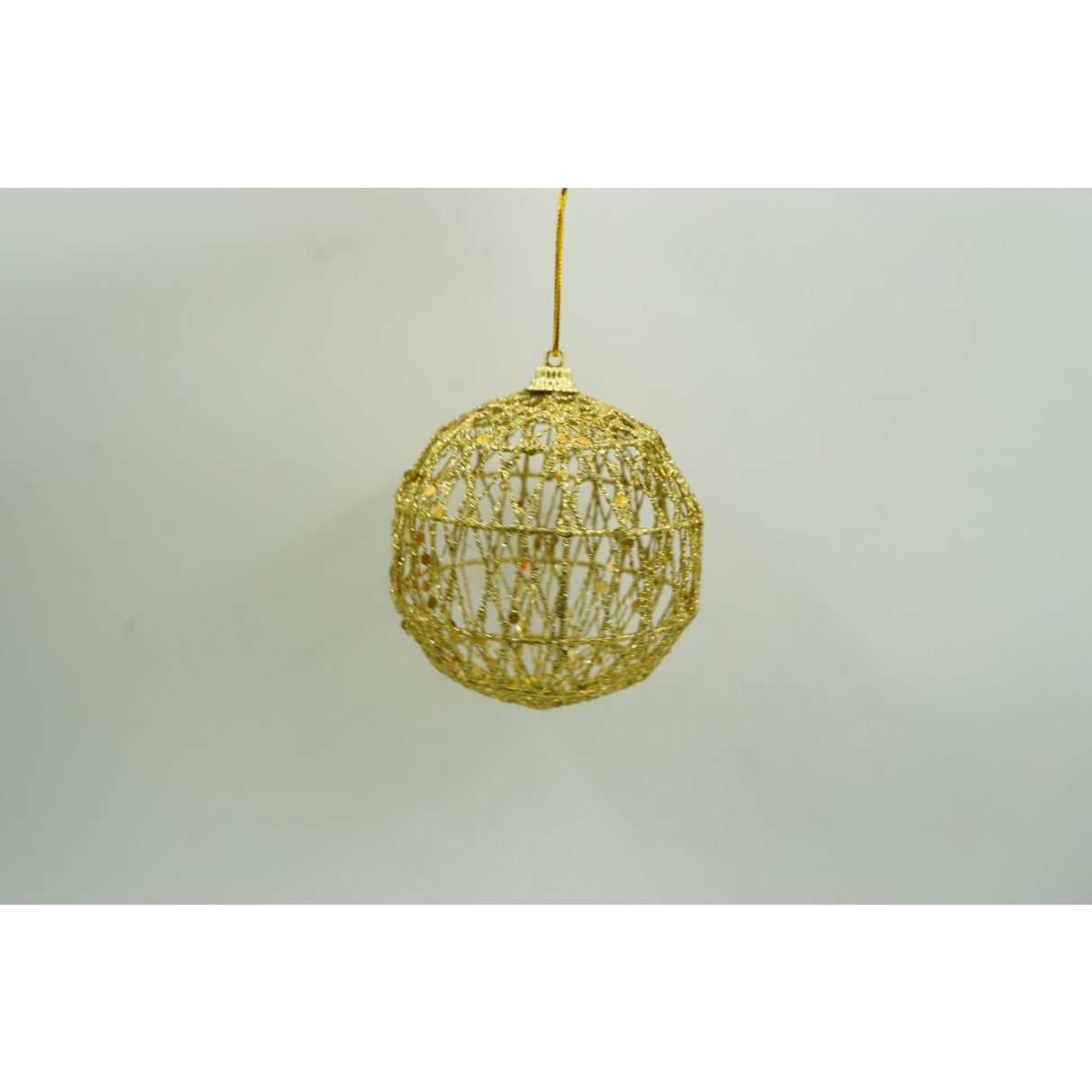 Set De 4 Ornamente De Brad, De Tip Glob, Cu Ã¸ De 8 Cm, Din Metal, Cu Finisaj Sclipitor, Cutie 8 Cm Adancime X 32 Cm Lungime X 8 Cm Inaltime