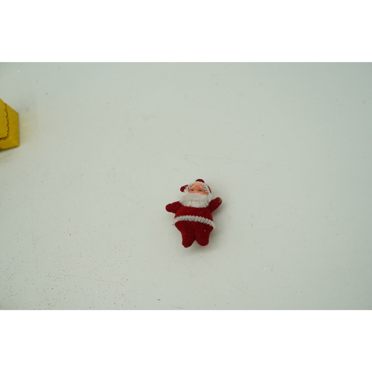 Set de 45 ornamente de brad, Vivimall, de tip Glob, , din polistiren, cu finisaj sclipitor , cutie  8  cm adancime x 24  cm lungime x 16  cm inaltime - vivimall.ro