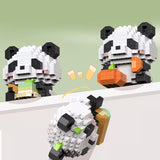Modelul 3D Panda asamblat din setul Flippy, dimensiuni 7.8x4.1x11.3 cm, vedere laterală