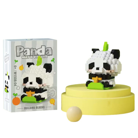 Set de construcție Flippy Panda în Iarbă, 161 piese plastic ABS, model 3D asamblat, vedere frontală