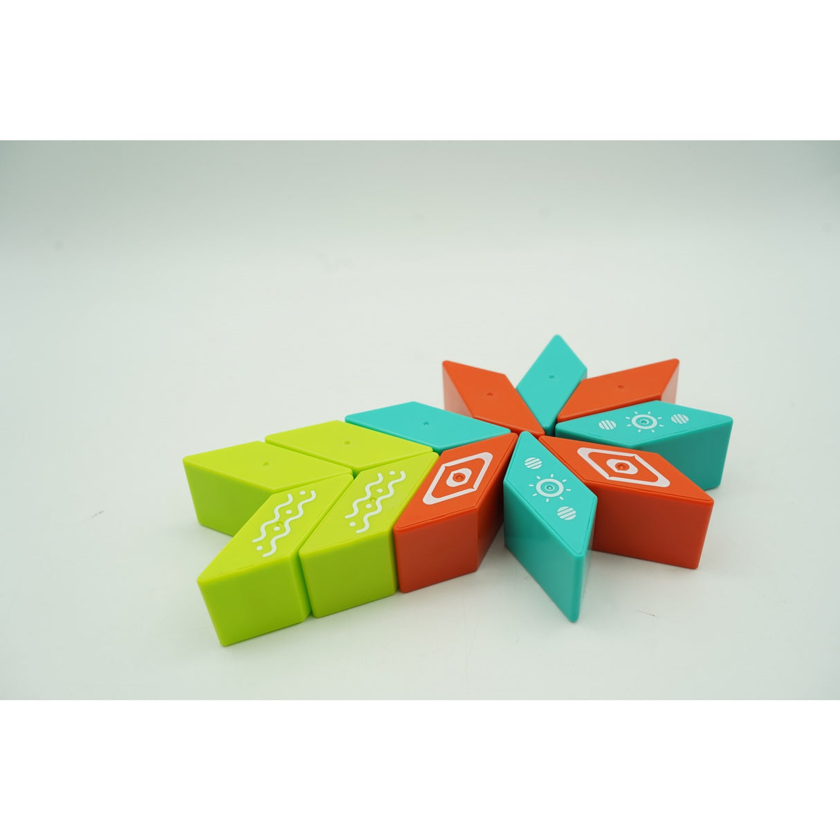 Jucarie educativa magnetica 26 piese | SmartShapes - vivimall.ro