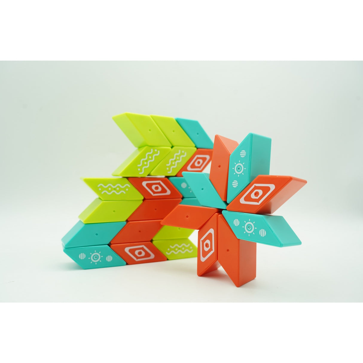 Jucarie educativa magnetica 26 piese | SmartShapes - vivimall.ro