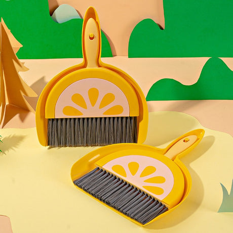 Set Mini Matura si Faras, Vivimall, LITTLE CLEANER, Uz Casnic, pentru Birou, Bucatarie, Casa, Model Lamaie, 23 x 18 cm Galben-Portocaliu - vivimall.ro