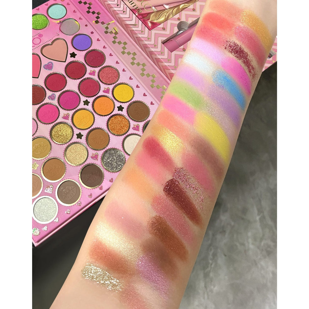 Set 8 Produse de Machiaj, KEVIN & COCO, Butterfly Dream Girl, 49 de culori, 24.7 x 19.7 x 2.7 cm - vivimall.ro