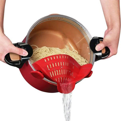 Strecurator Filtru pentru Vase, Vivimall, din Silicon Rezistent la Temperaturi Inalte, Universal, Paste, Legume, Fructe, 23x12.5x6.7 cm Rosu - vivimall.ro
