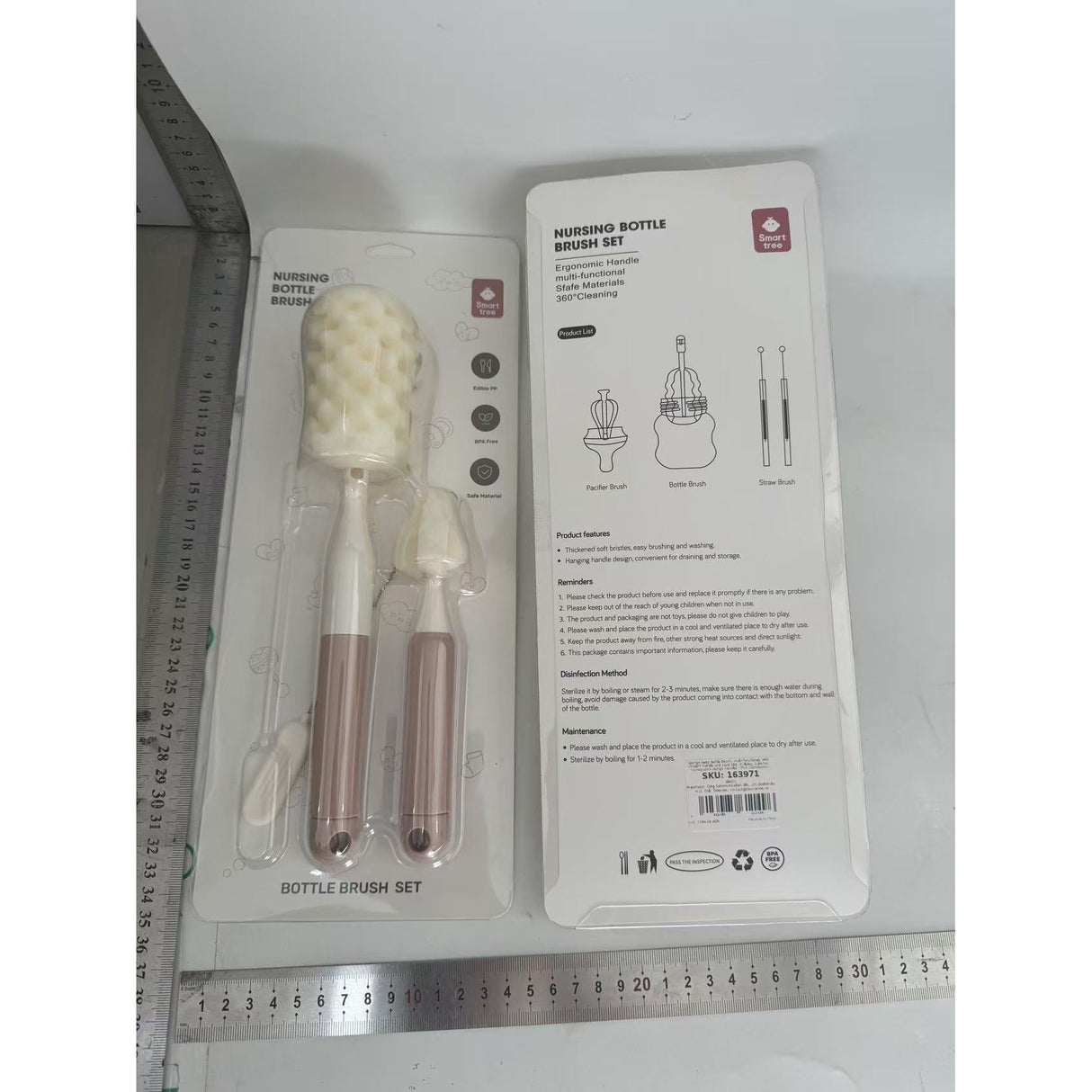 Set perii spălat biberoane roz Vivimall, depozitate agățate, vedere lifestyle