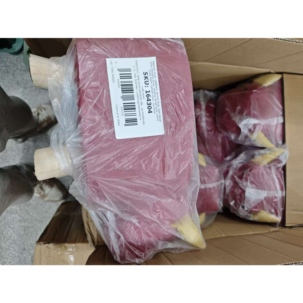 Taburet pentru Copii, Flippy, Scaun Tip Taburet, Model Vacuta, din Lemn Masiv, Scaun pentru Copii, 30 x 25 x 25 cm, Rosu - vivimall.ro