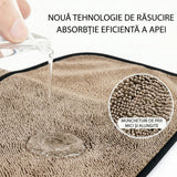 Prosop microfibră Flippy 90x70 cm utilizat pentru uscarea caroseriei unui autoturism, perspectivă lifestyle