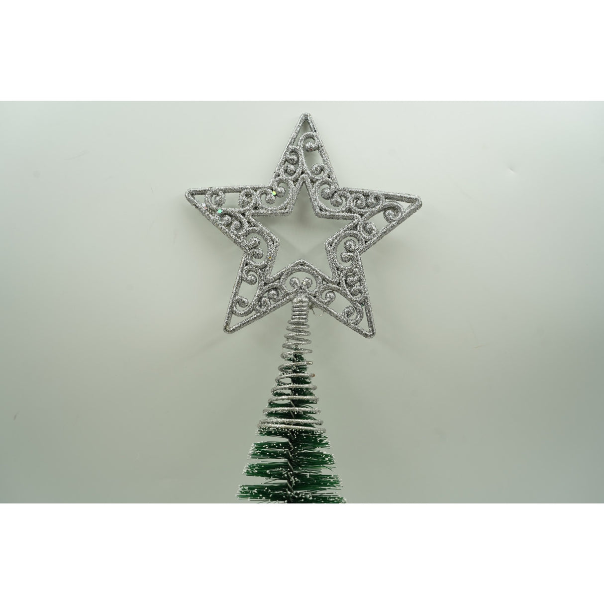 Varf decorativ de brad, Argintiu, in forma de Stea, decupata in centru, din Plastic/Metal, 14 cm x 19 cm, Interior/Exterior, Flippy - vivimall.ro