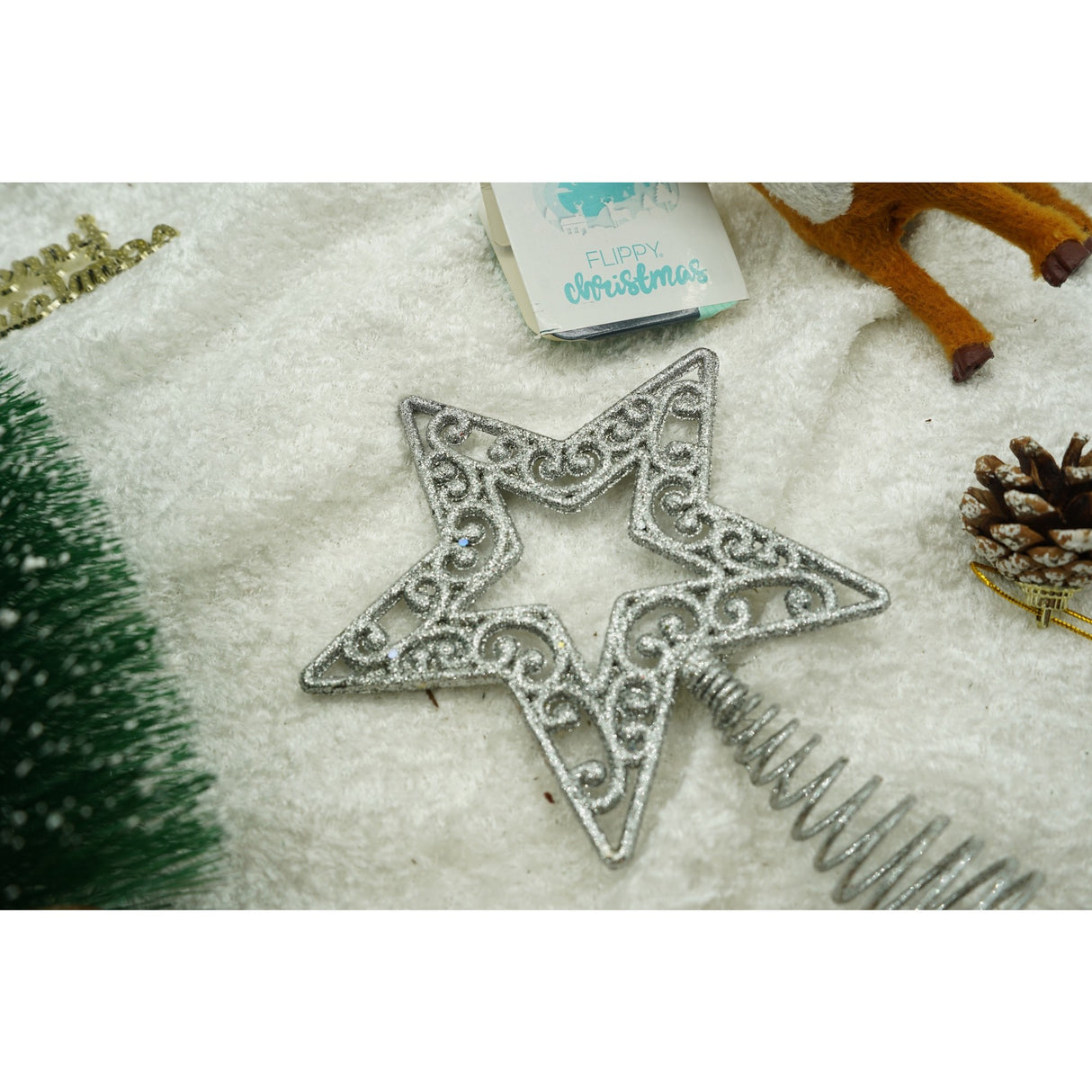 Varf decorativ de brad, Argintiu, in forma de Stea, decupata in centru, din Plastic/Metal, 14 cm x 19 cm, Interior/Exterior, Flippy - vivimall.ro