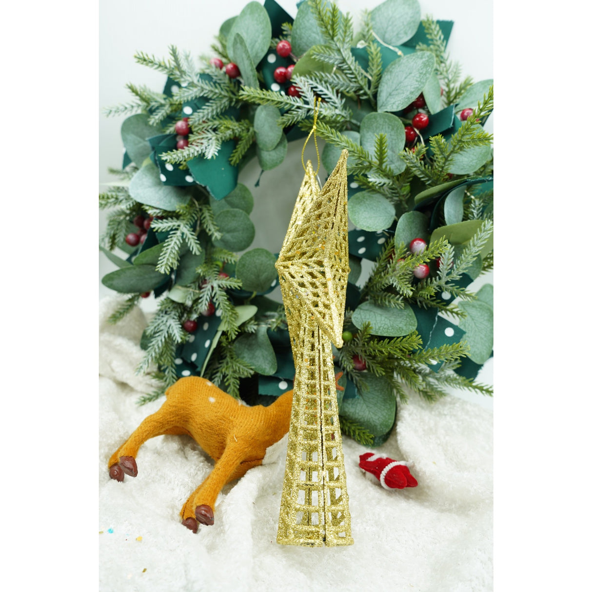 Varf decorativ de brad, Auriu, in forma de Stea, cu model decupat, din Plastic/Metal, 18 cm x 26 cm, Interior/Exterior, Flippy - vivimall.ro