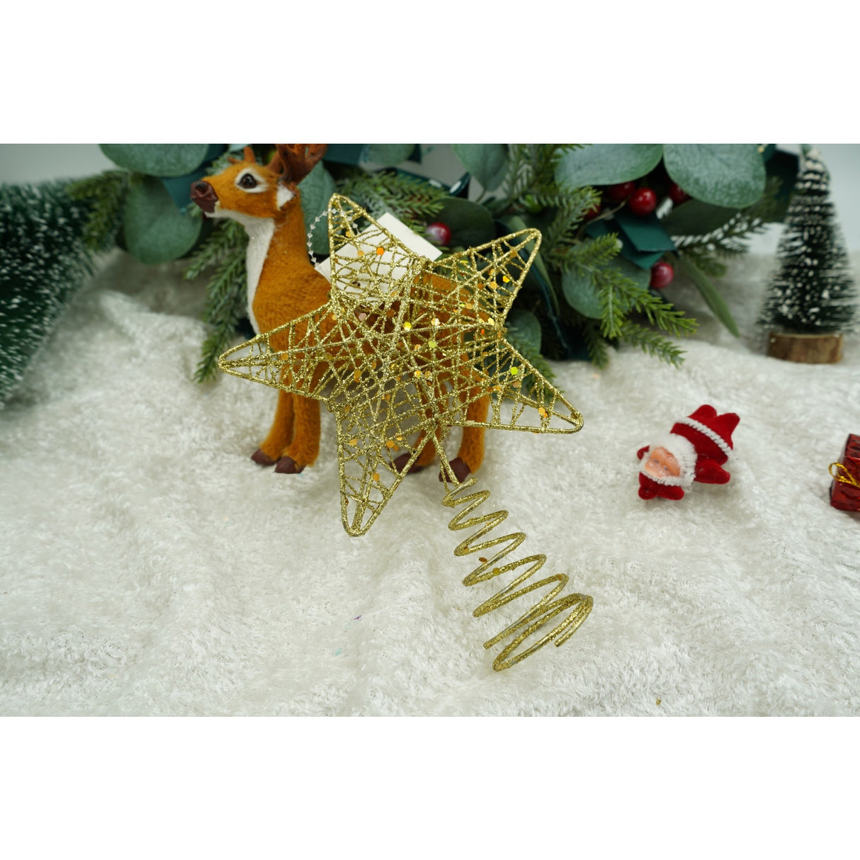Varf decorativ de brad, Auriu, in forma de Stea, design cu paiete, din Plastic/Metal, 13 cm x 18 cm, diametru 4 cm, Interior/Exterior, Flippy - vivimall.ro