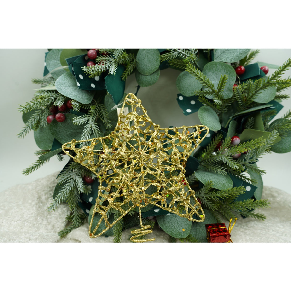 Varf decorativ de brad, Auriu, in forma de Stea, design cu paiete, din Plastic/Metal, 18 cm x 23 cm, Interior/Exterior, Flippy - vivimall.ro