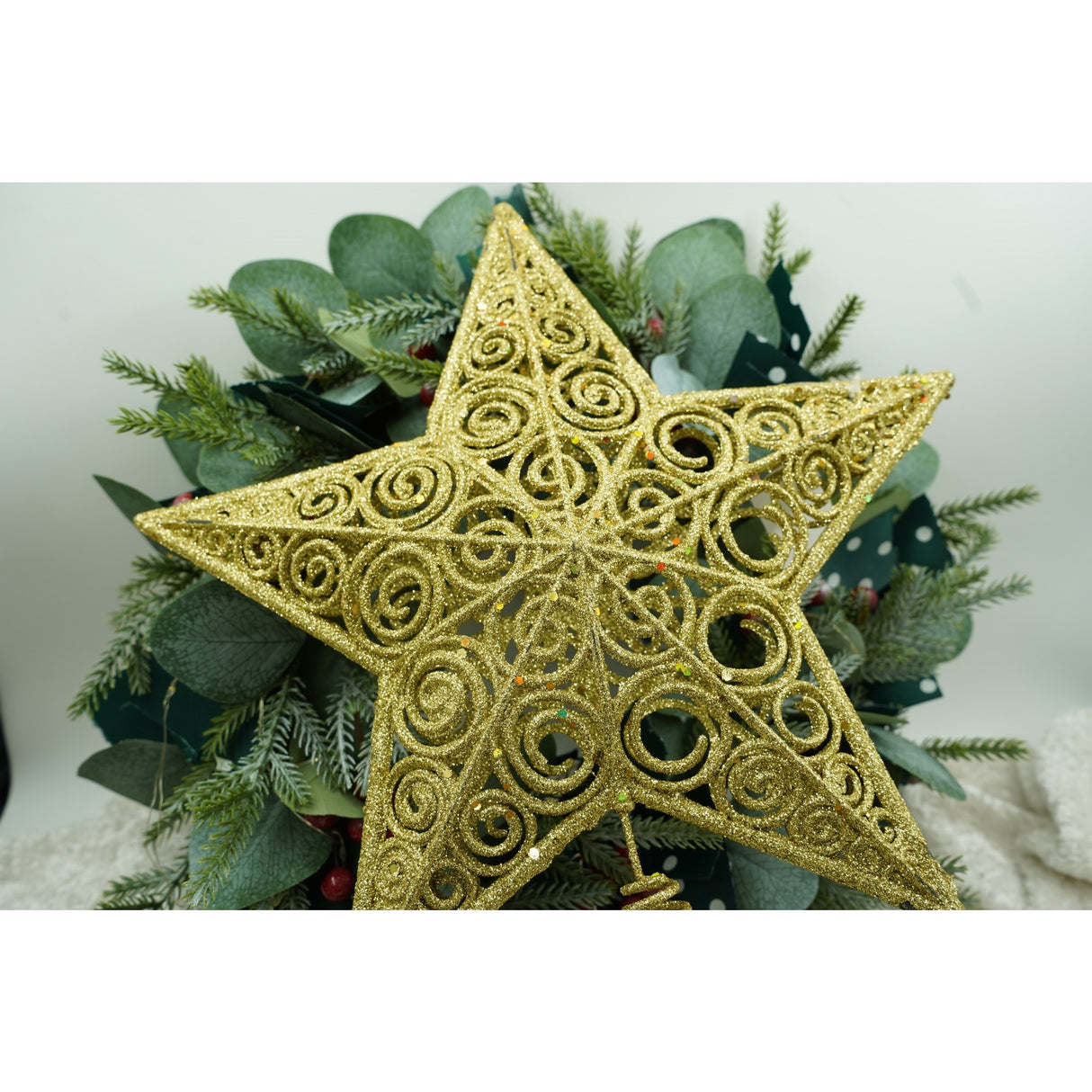 Varf decorativ de brad, Auriu, in forma de Stea, design spiralat, din Plastic/Metal, 29 cm x 38 cm, Interior/Exterior, Flippy - vivimall.ro