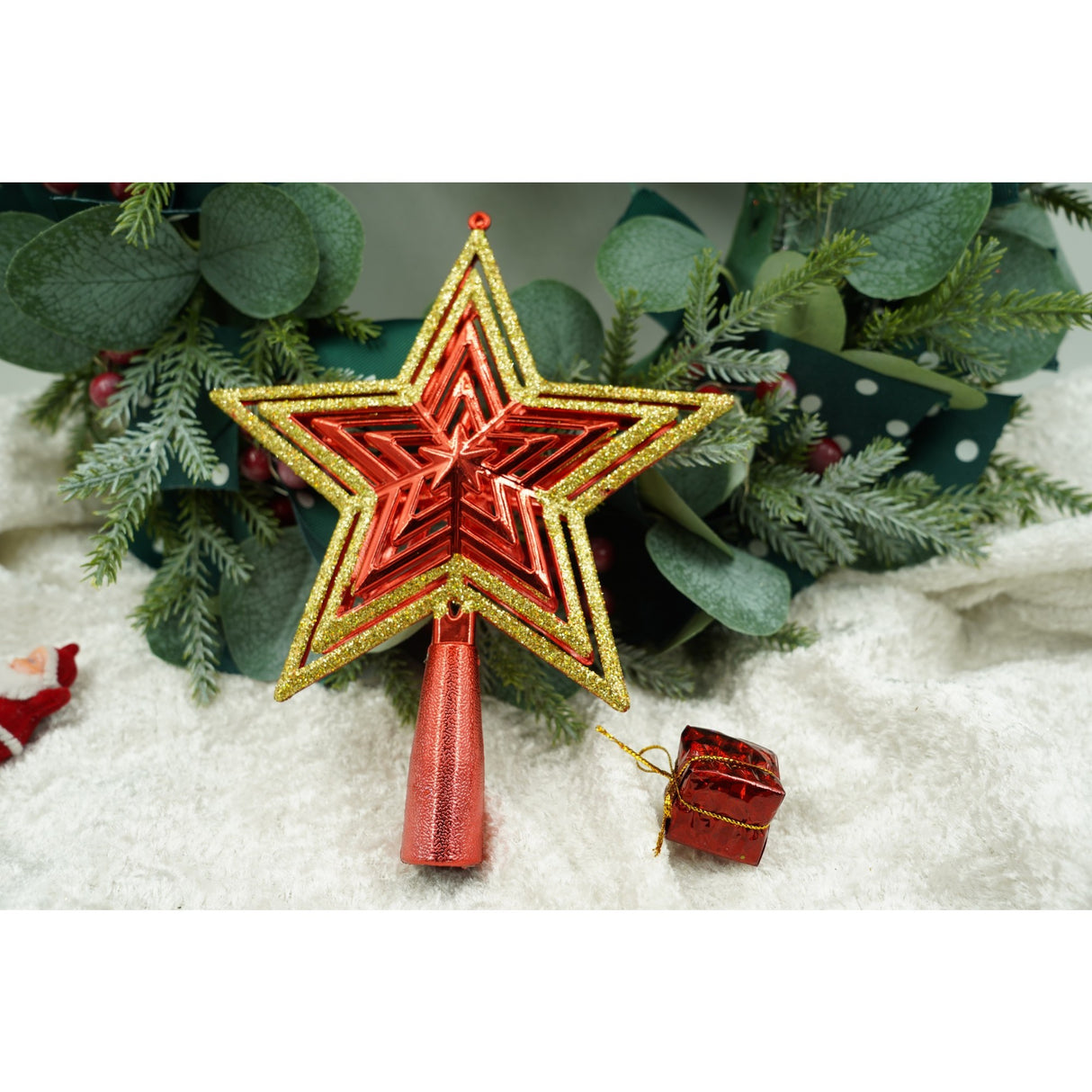 Varf decorativ de brad, Auriu/ Rosu, in forma de Stea, design de stele, din Plastic, 15 cm x 18 cm, Interior/Exterior, Flippy - vivimall.ro