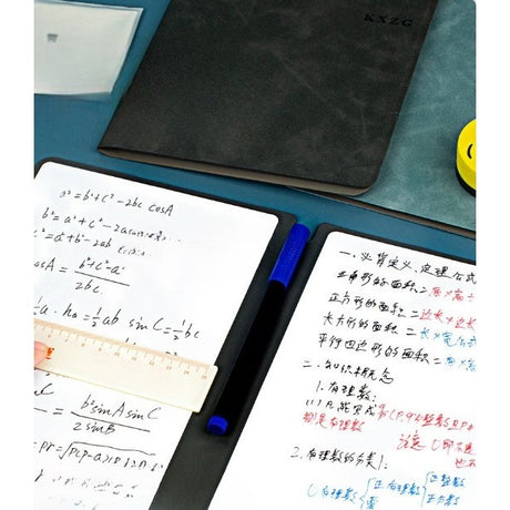 Set Agenda A5 Reutilizabila cu Pagini Tip Tabla, Agenda Pagini Albe cu Stergere Uscata, 3 Markere, 1 Burete și 1 Laveta de sters, Portabila, 24 x 16.5 cm, Coperta Piele, Albastru - vivimall.ro